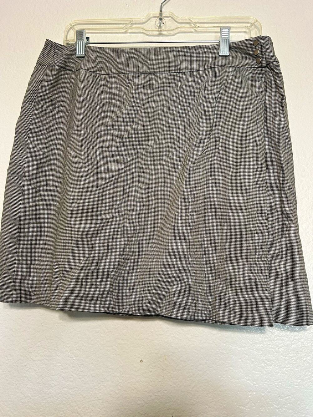 Jones New York wrap skirt, Jones New York A-line skirt Size 14 USA